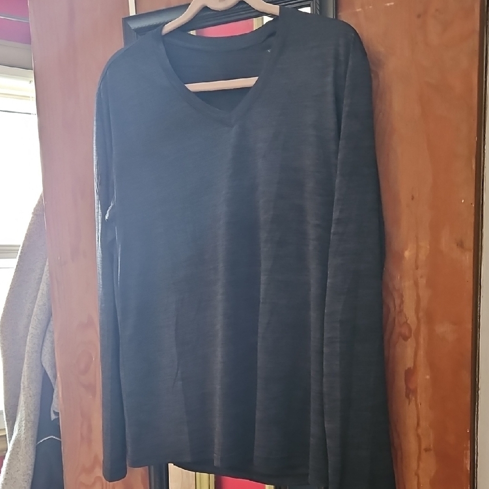 Amazon Essentials Women's Long Sleeve Tee - Black